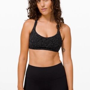 Lululemon Free To Be Wild Size 8
